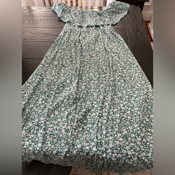 Maternity Dress
Women’s Off Shoulder, Split A Line Casual Maxi Dress - Picture 4 of 5